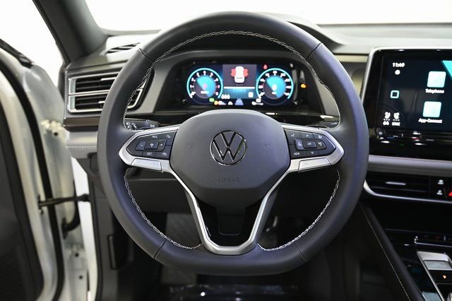 New 2025 Volkswagen Atlas Cross Sport SEL image 4
