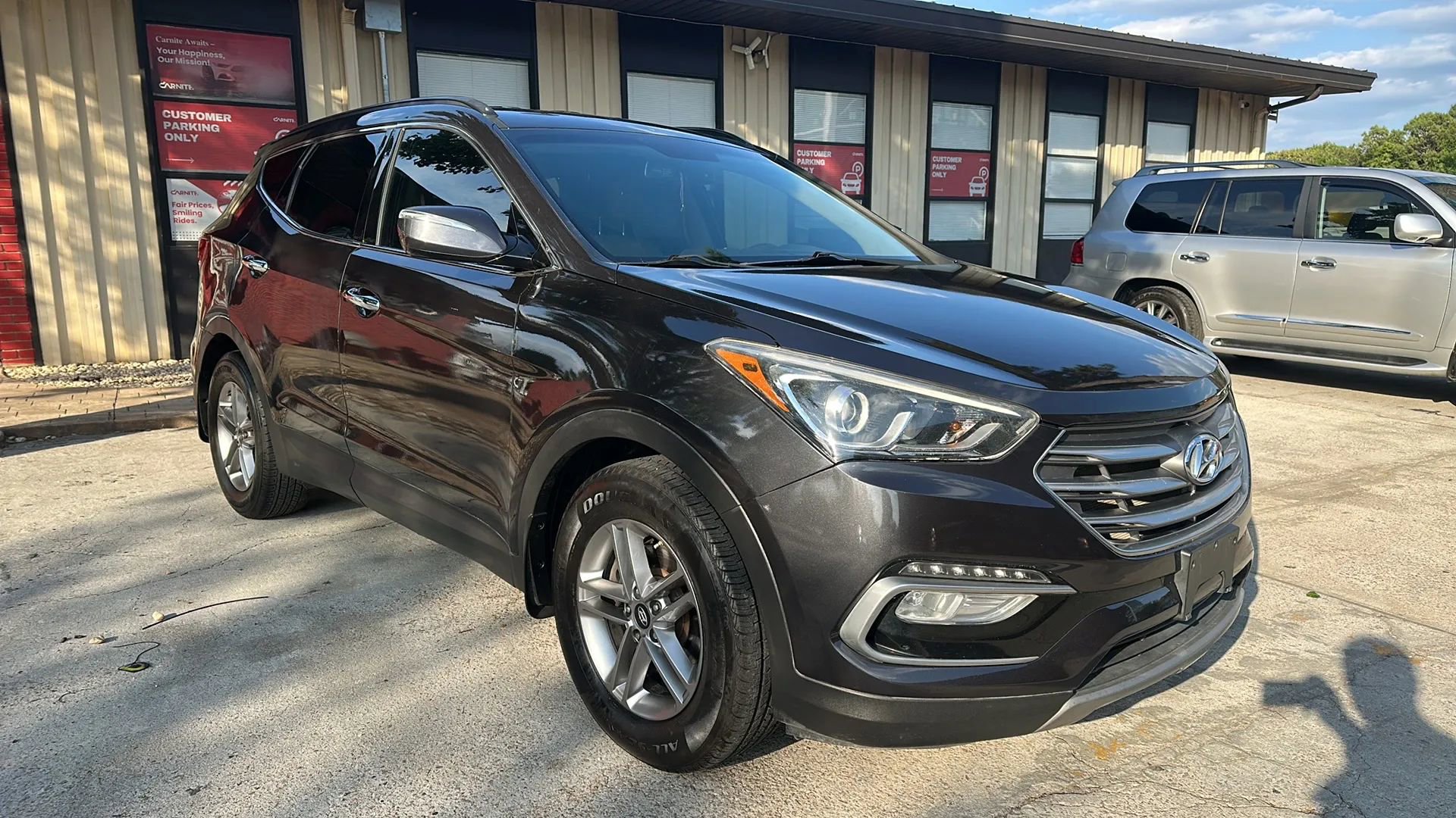 Used 2018 Hyundai Santa Fe Sport FWD image 2