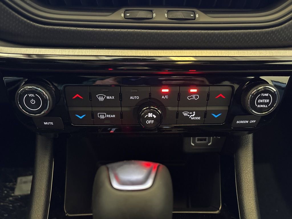 New 2026 Jeep Compass Trailhawk w/ Sun, Sound & Navigation Group AWD/4WD image 31