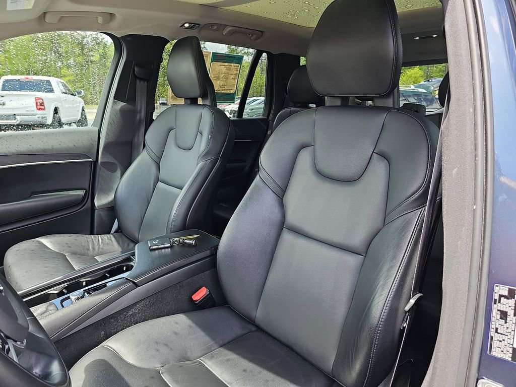 Used 2020 Volvo XC90 T5 Momentum w/ Protection Package image 19