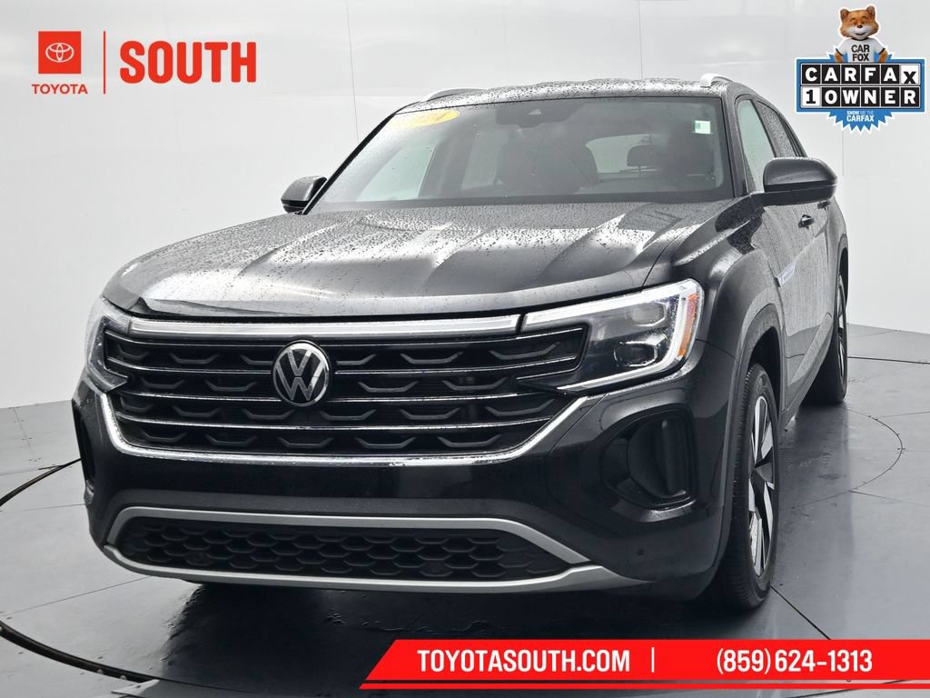 Used 2024 Volkswagen Atlas Cross Sport SE FWD image 3