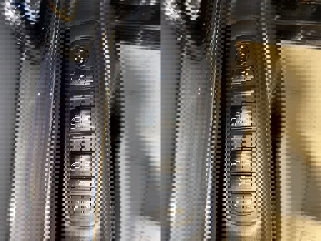 Used 2019 Jeep Grand Cherokee Overland image 23