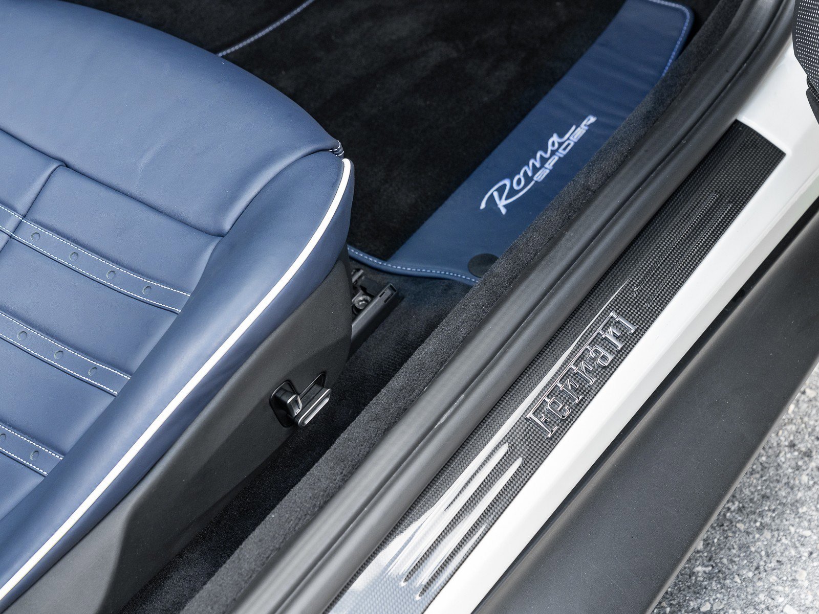 Used 2024 Ferrari Roma Spider image 48