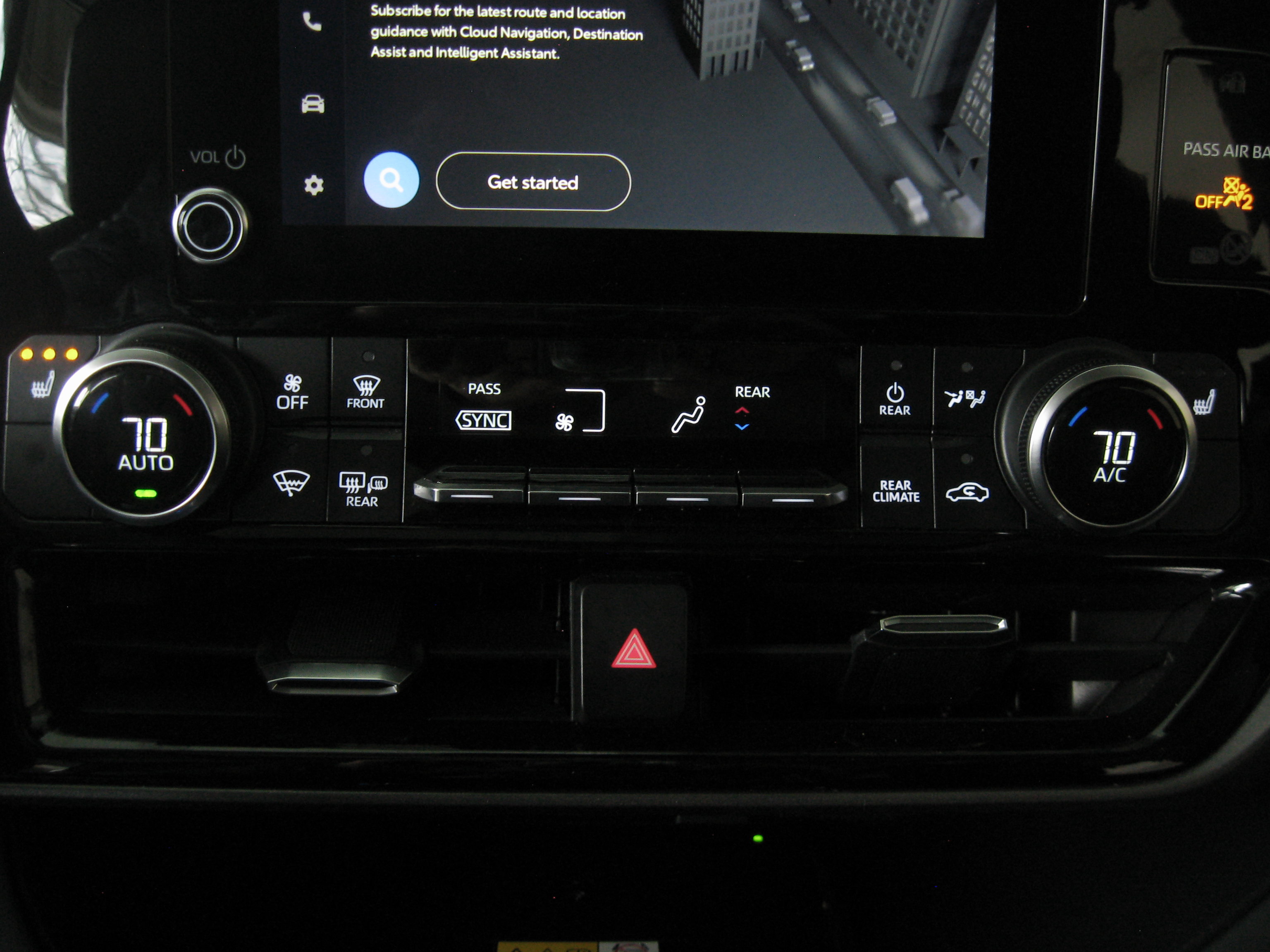 Used 2023 Toyota Highlander XLE image 18