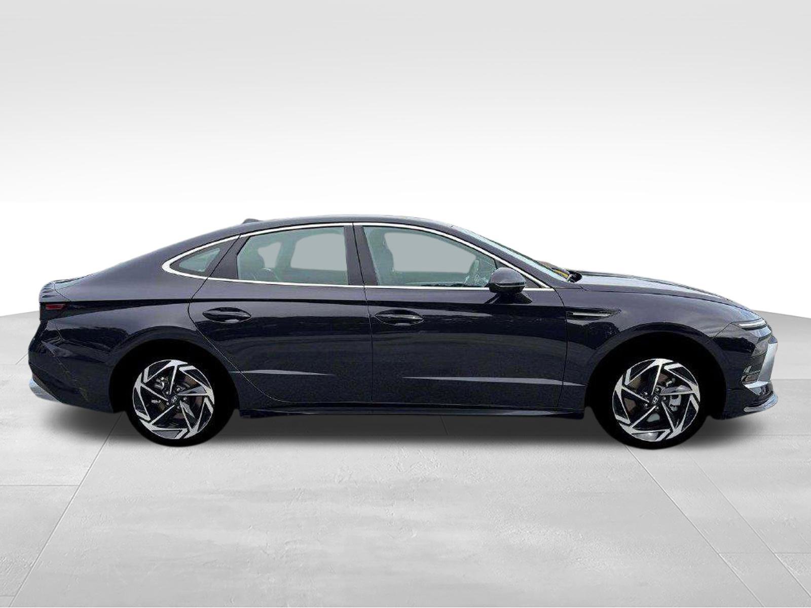 New 2026 Hyundai Sonata SEL FWD image 11