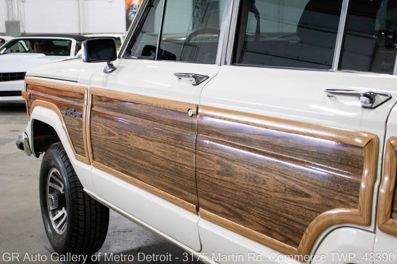 Used 1987 Jeep Grand Wagoneer AWD/4WD image 23