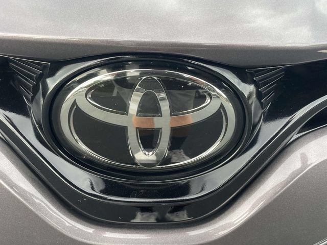 Used 2018 Toyota Camry XLE FWD image 5