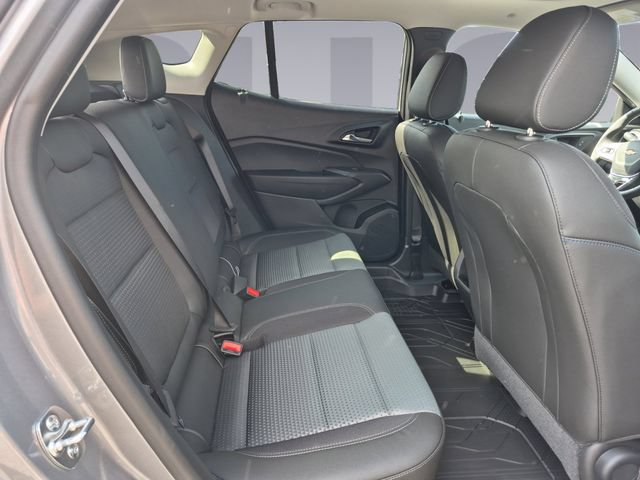 Used 2026 Chevrolet Trax LT w/ Sunroof Package FWD image 18