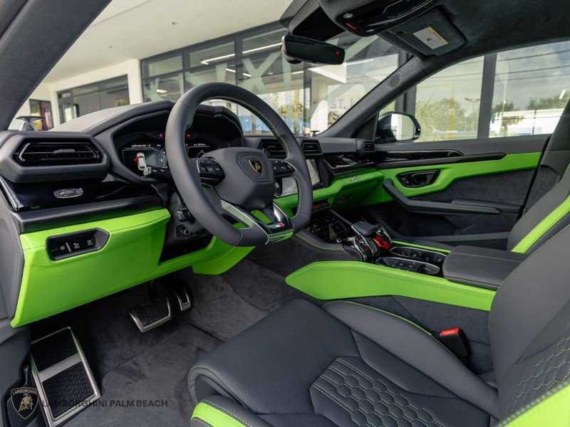 Used 2025 Lamborghini Urus SE AWD/4WD image 20