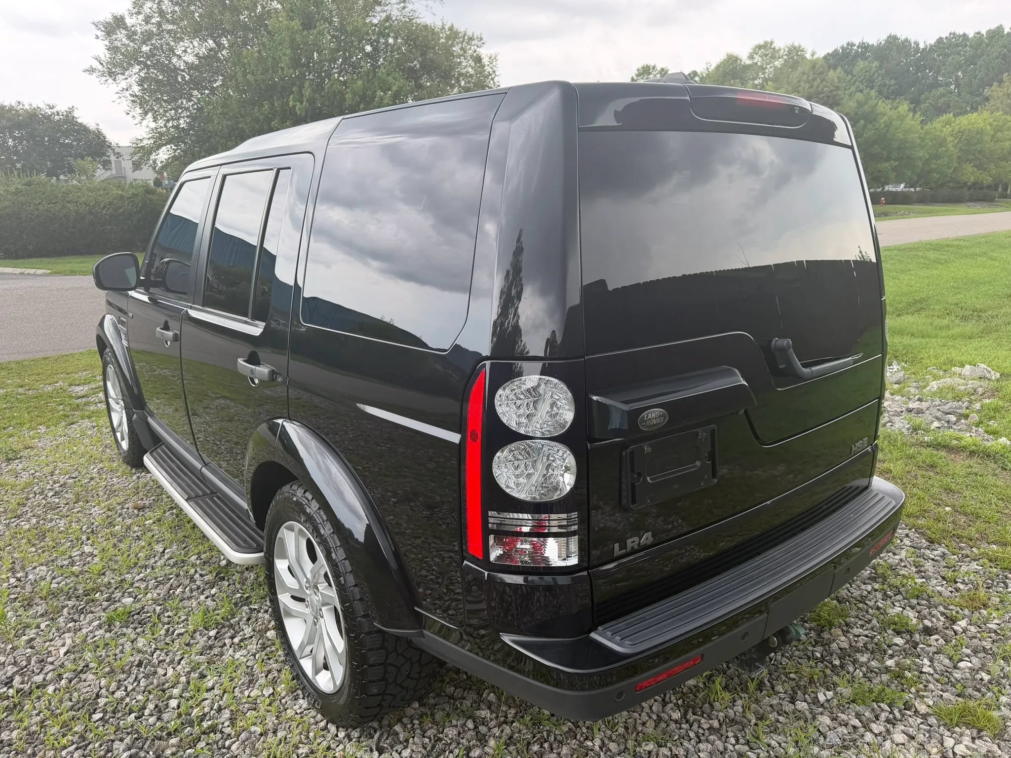 Used 2016 Land Rover LR4 HSE AWD/4WD image 8