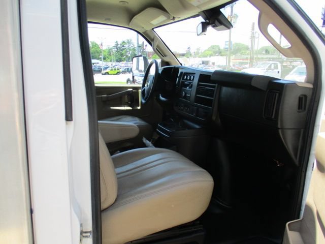 Used 2021 Chevrolet Express 3500 w/ Power Convenience Package RWD image 4