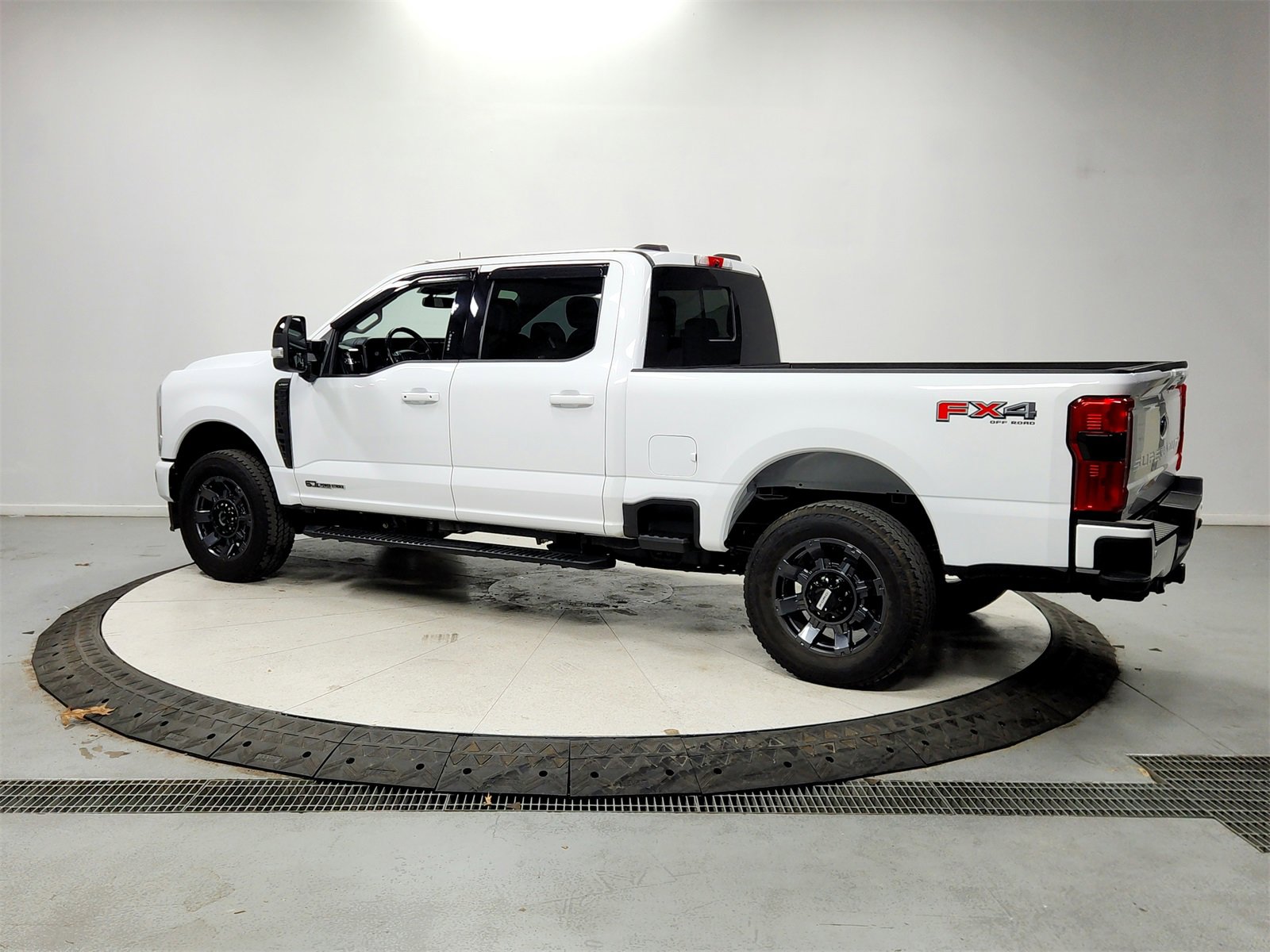 Used 2024 Ford F250 Lariat w/ Sport Appearance Package image 5