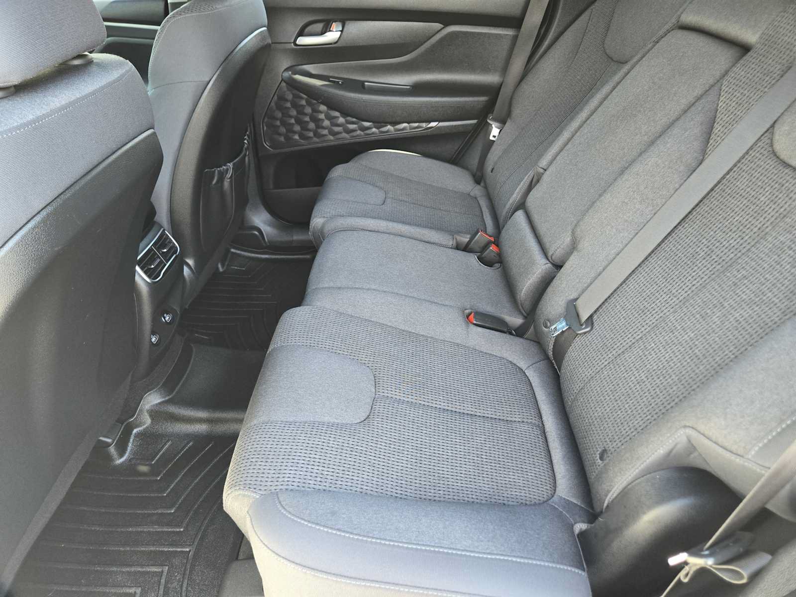 Used 2022 Hyundai Santa Fe SEL w/ Convenience Package FWD image 28
