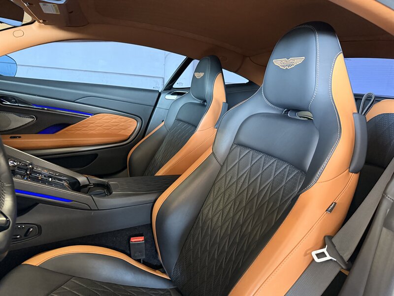 Used 2024 Aston Martin DB12 Coupe RWD image 23