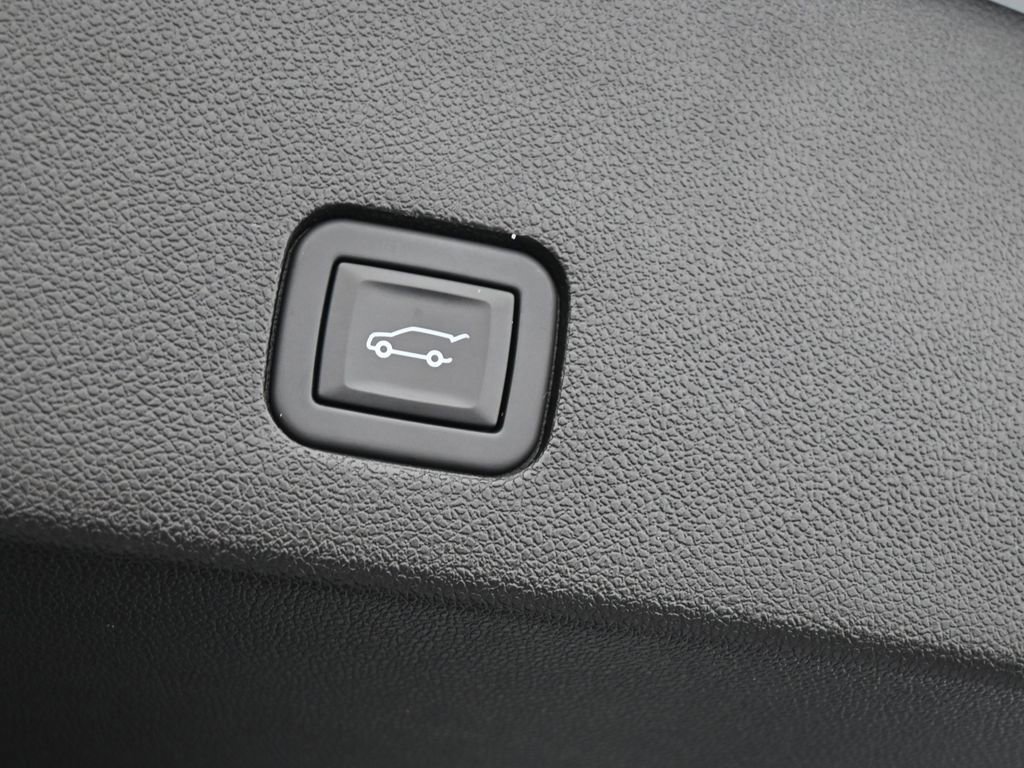 Used 2024 Cadillac XT6 Luxury image 45