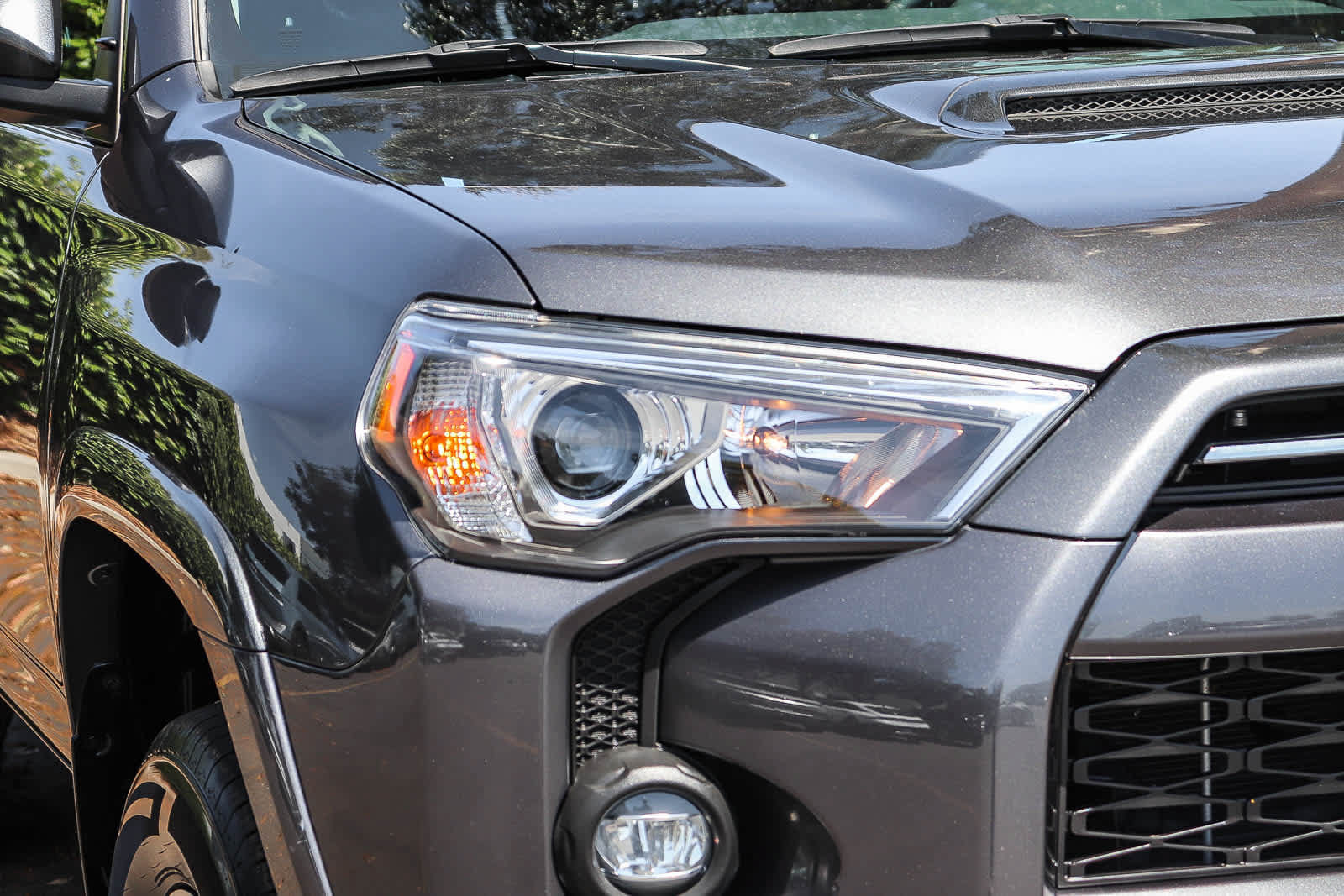 Used 2022 Toyota 4Runner TRD Off-Road Premium w/ Moonroof Package AWD/4WD image 4