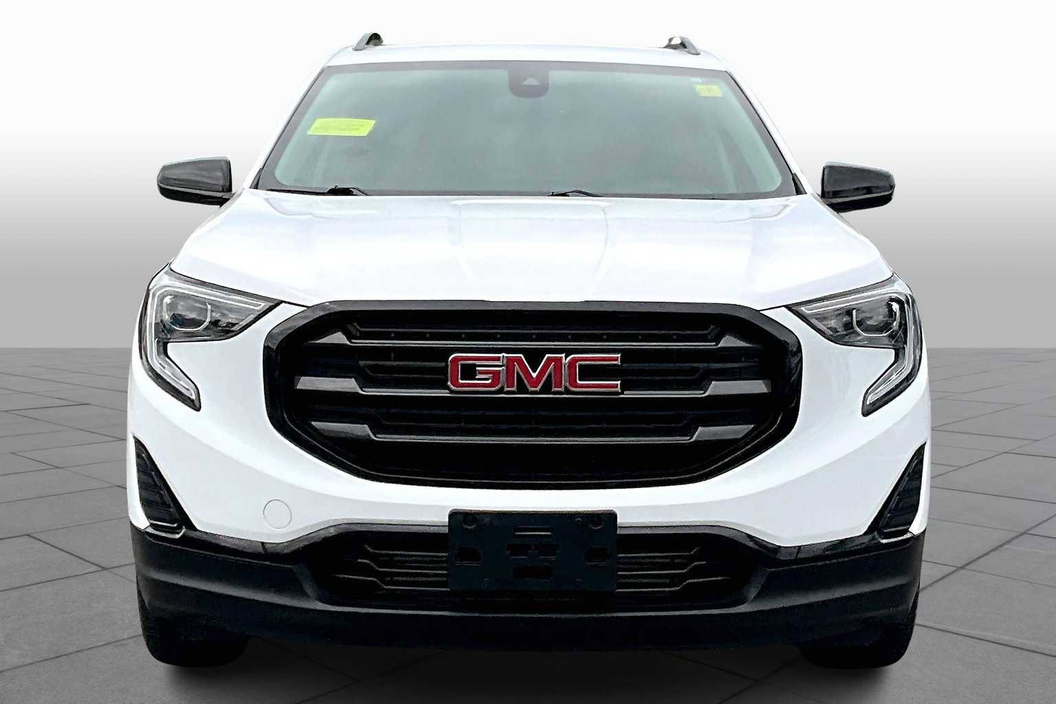 Used 2020 GMC Terrain SLE w/ Driver Convenience Package image 3