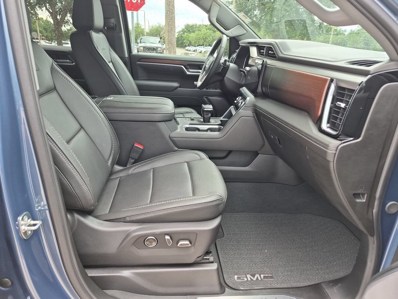 Used 2026 GMC Sierra 1500 Denali w/ Technology Package AWD/4WD image 25