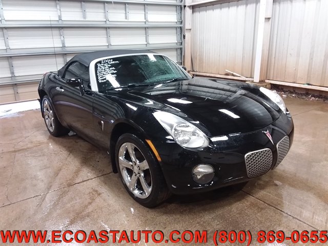 Used 2006 Pontiac Solstice Convertible w/ Premium Package RWD image 1