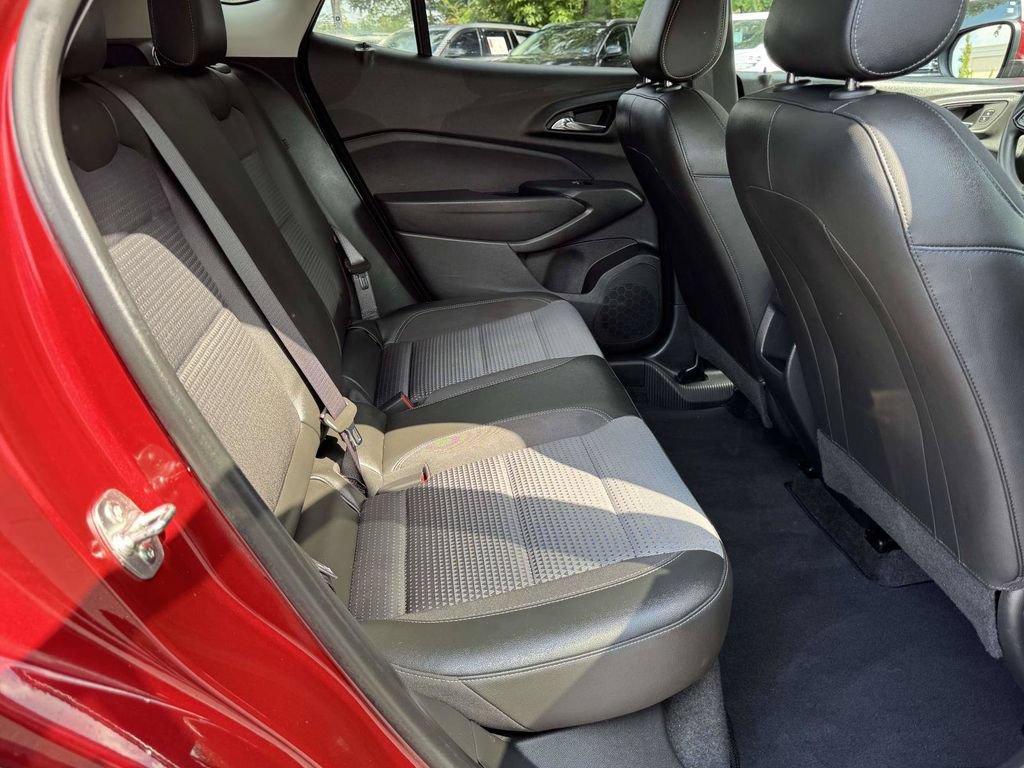 Used 2024 Chevrolet Trax LT FWD image 16