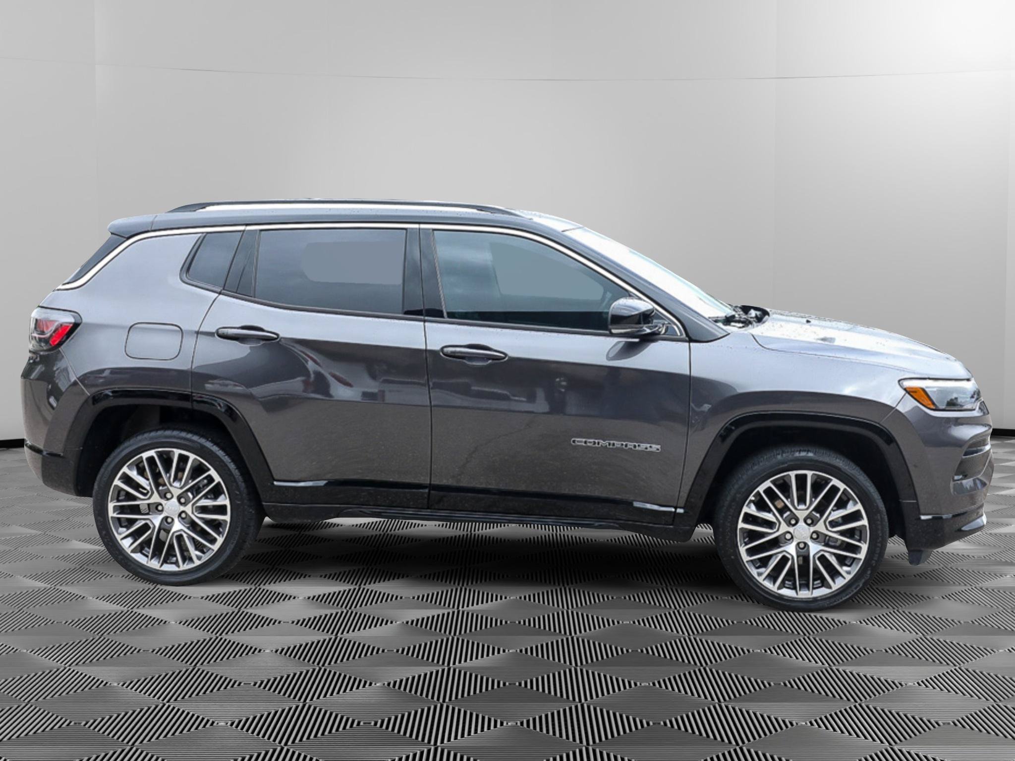 Used 2022 Jeep Compass Limited w/ Elite Group AWD/4WD image 9