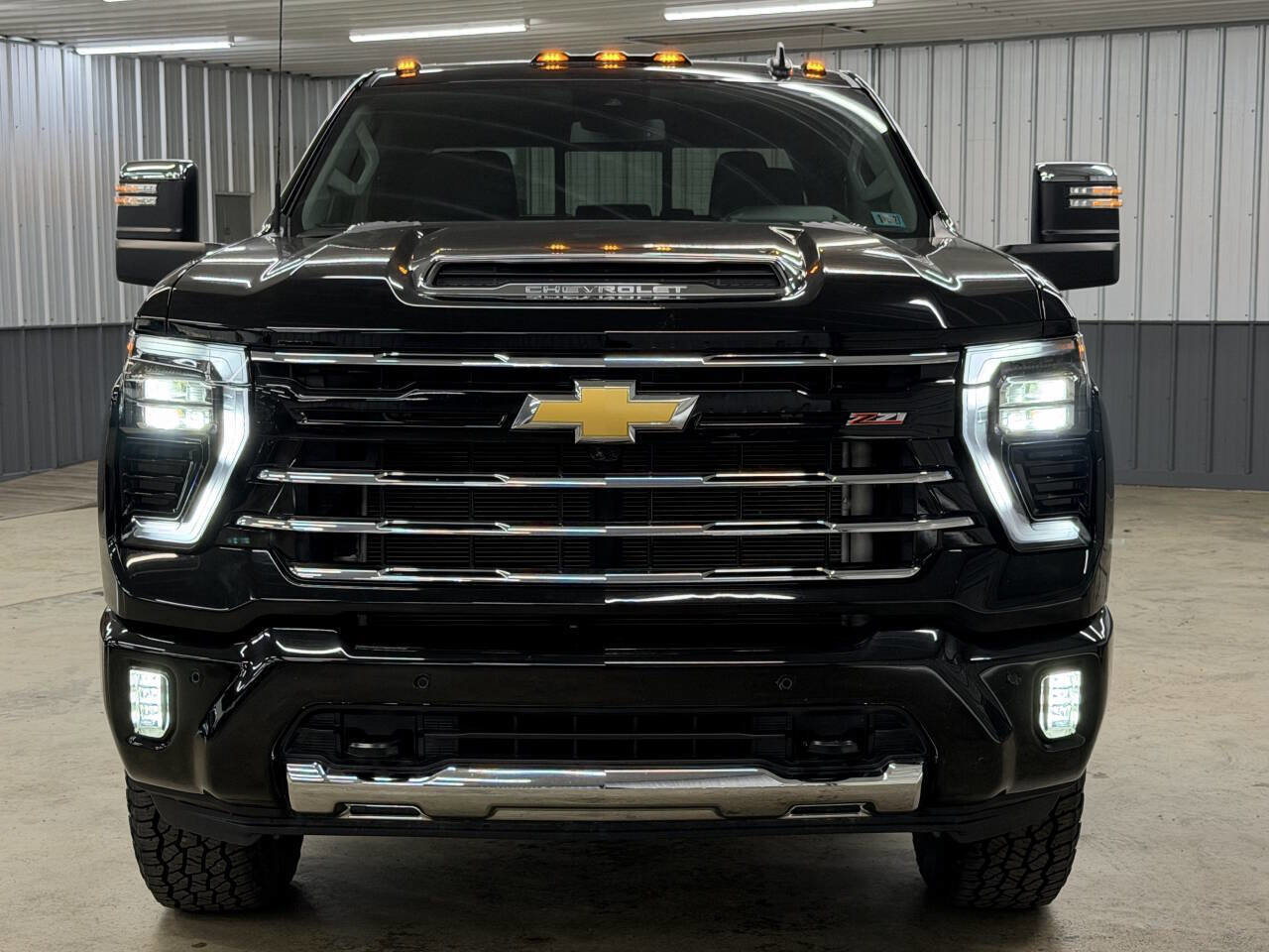 Used 2025 Chevrolet Silverado 2500 LT w/ Z71 Chrome Sport Edition image 3