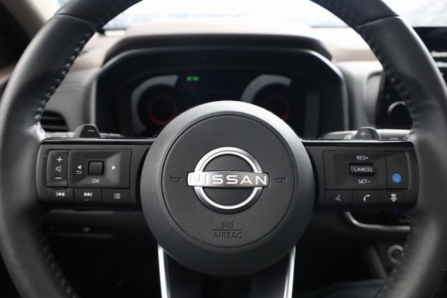 Used 2023 Nissan Rogue Platinum w/ Platinum Premium Package image 16