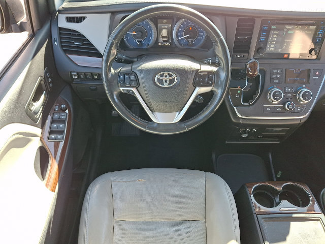 Used 2015 Toyota Sienna Limited Premium AWD/4WD image 3