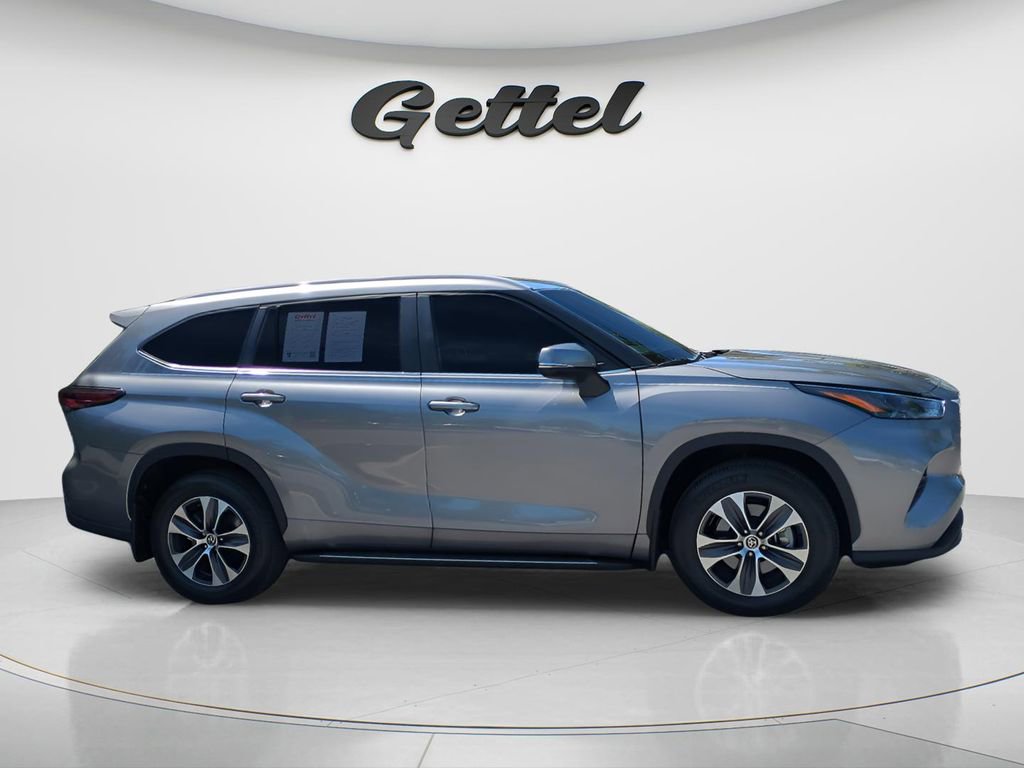 Certified 2026 Toyota Highlander XLE image 5