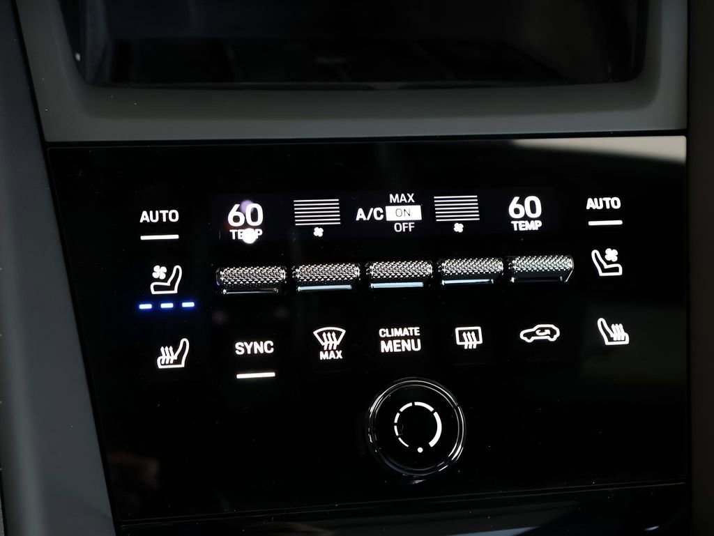 Certified 2025 Porsche Macan 4S Electric image 28