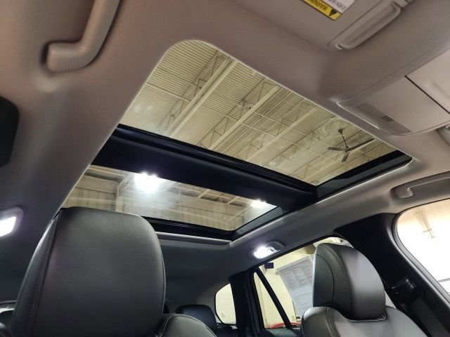 Certified 2025 MAZDA CX-50 AWD 2.5 Turbo w/ Weather Package image 33