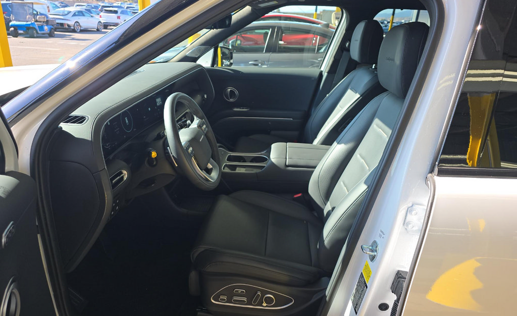 Used 2026 Hyundai Palisade Calligraphy AWD/4WD image 2