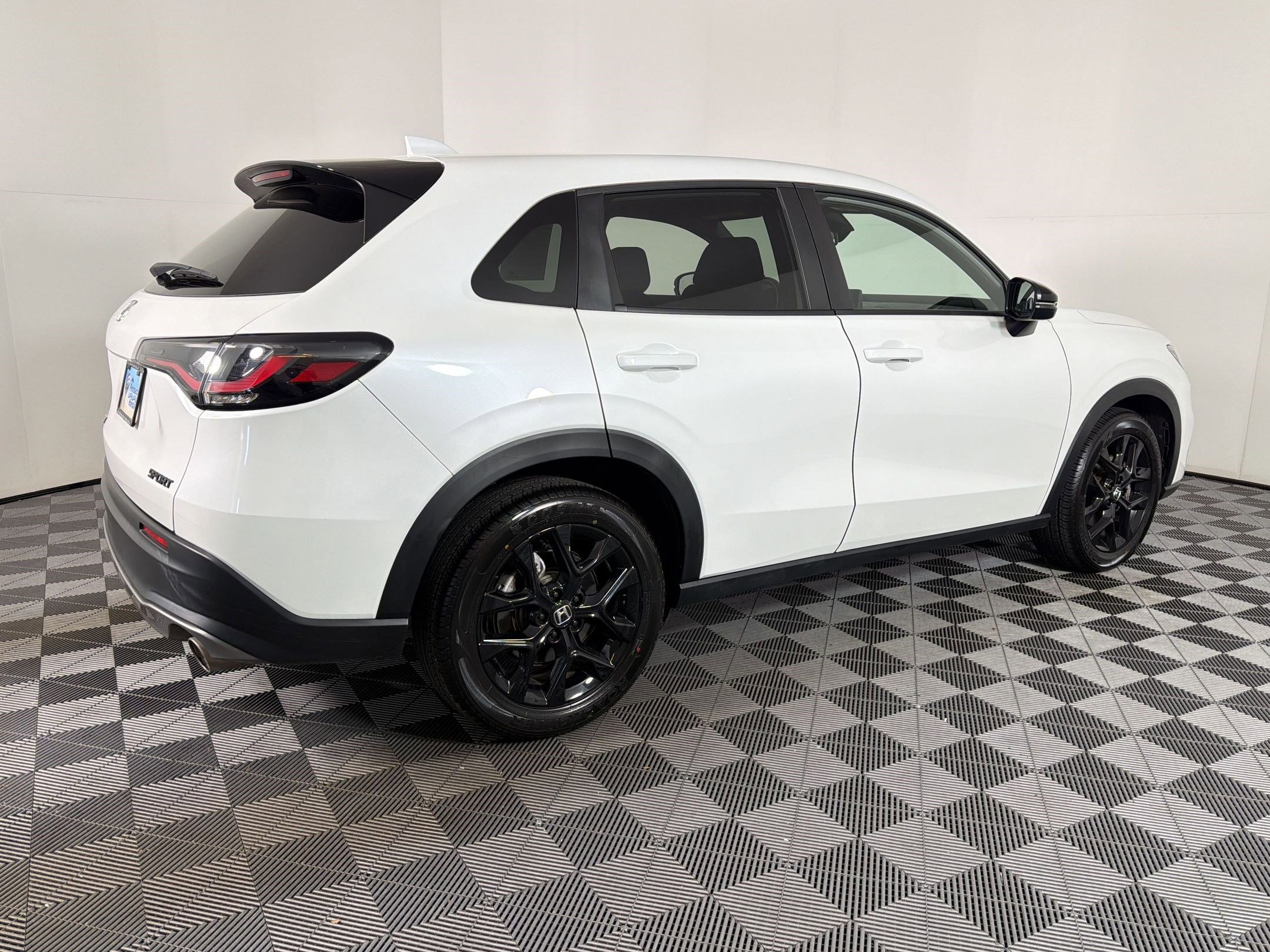 Used 2023 Honda HR-V Sport image 8