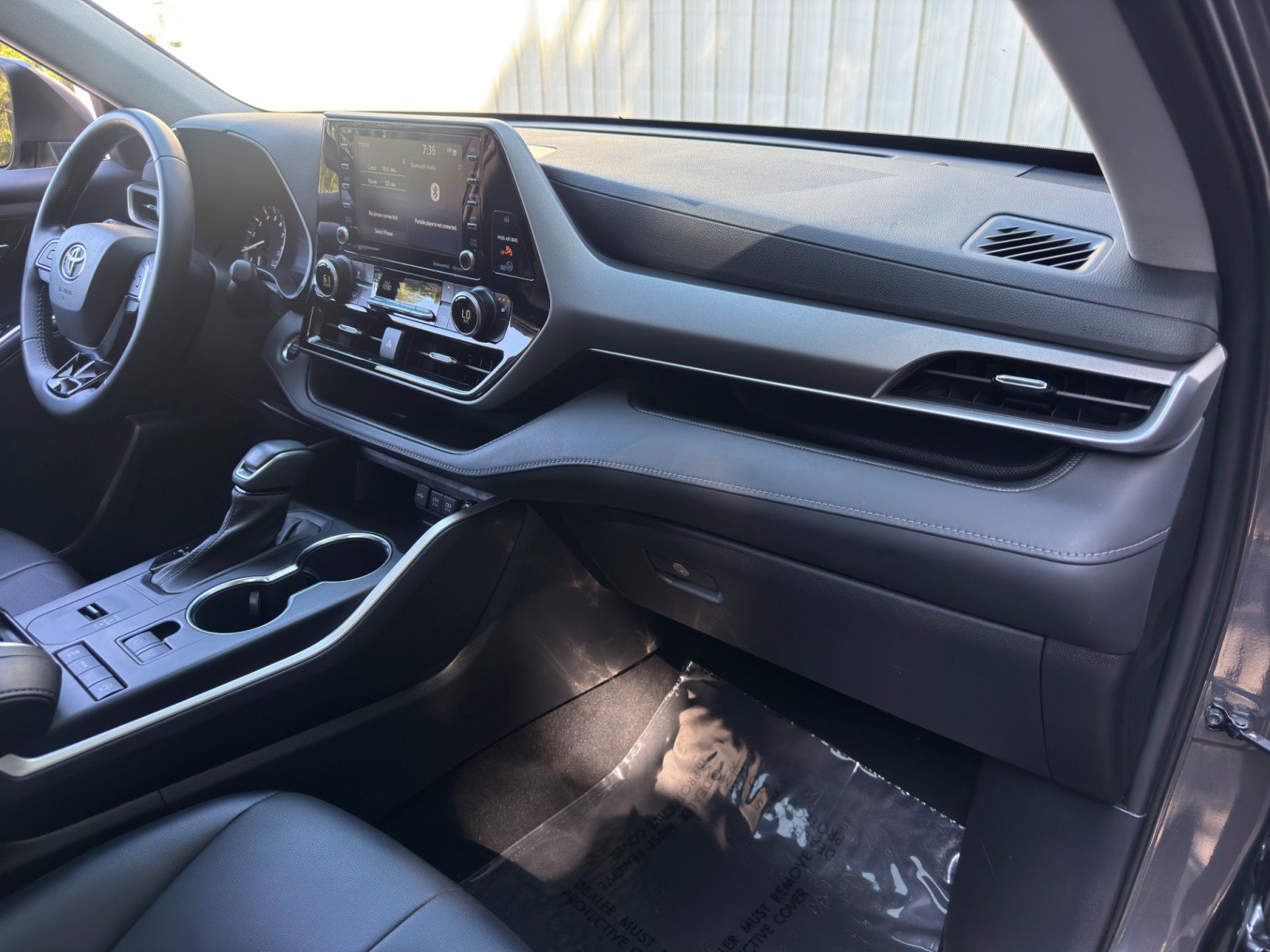 Used 2021 Toyota Highlander XLE FWD image 13