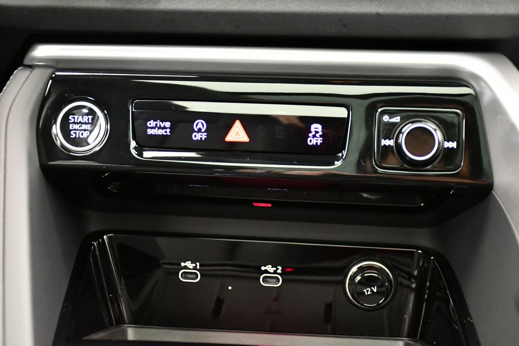 Used 2025 Audi Q5 Premium w/ Convenience Package image 27