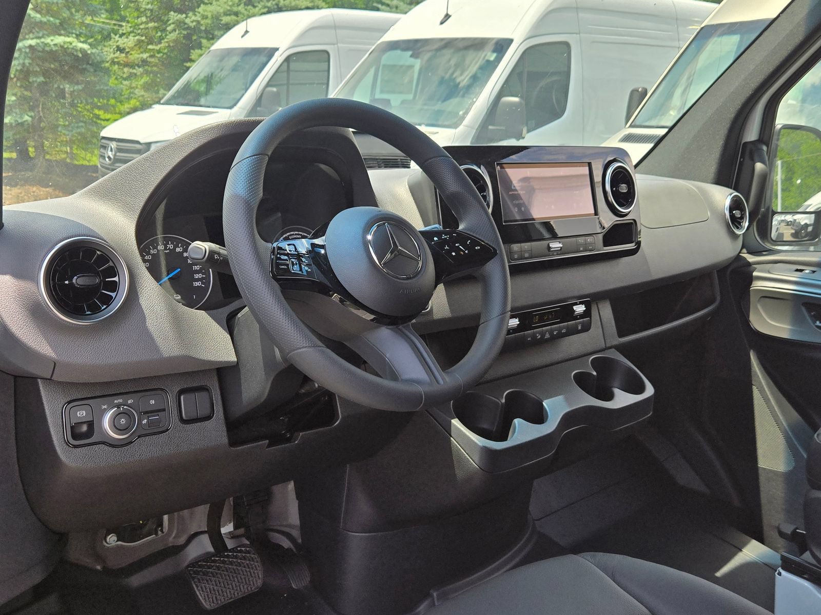 New 2025 Mercedes-Benz eSprinter 170 Cargo image 13