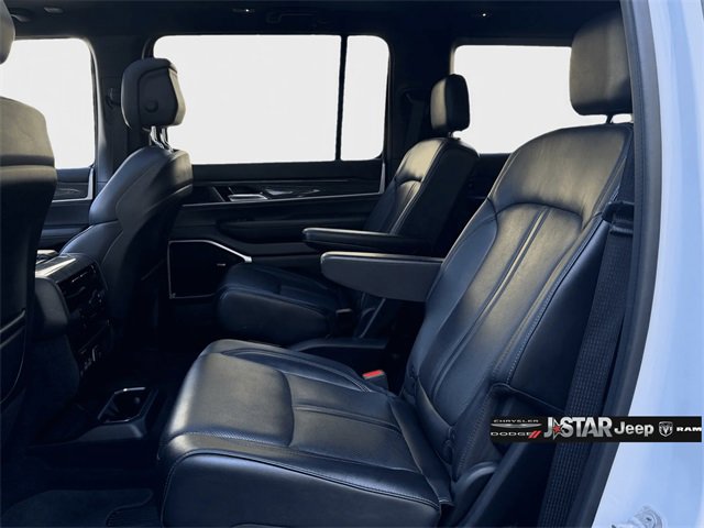 Used 2022 Jeep Wagoneer Series III w/ Premium Group I image 11