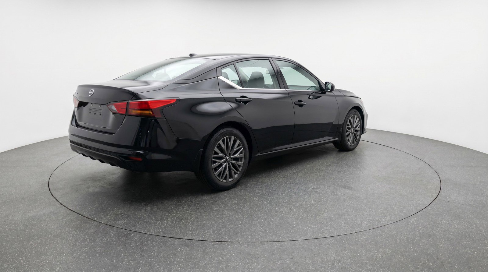 Used 2025 Nissan Altima 2.5 SV FWD image 9