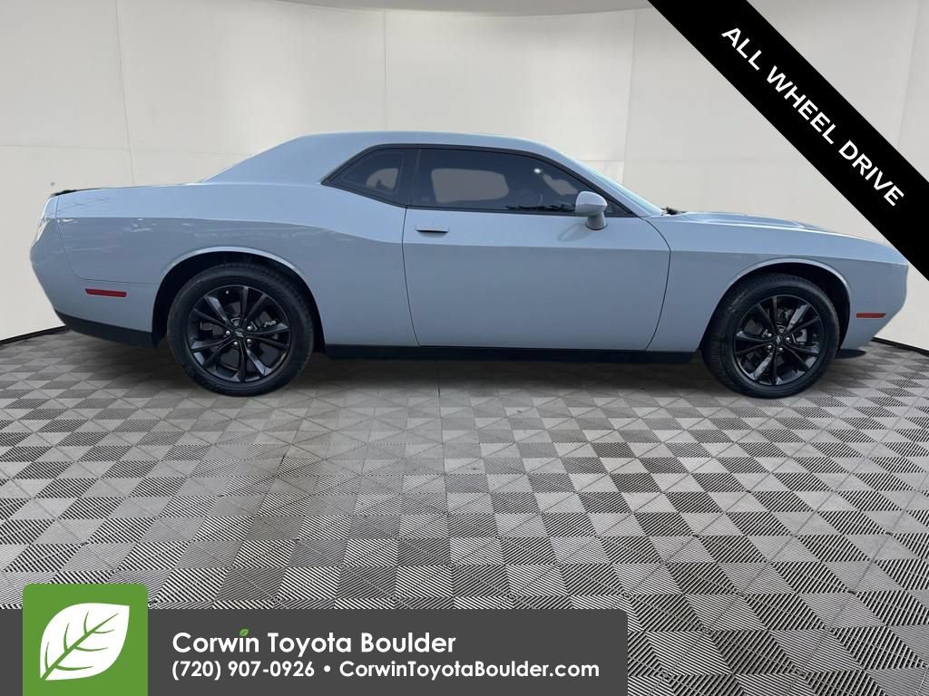 Used 2022 Dodge Challenger SXT w/ Driver Convenience Group AWD/4WD image 9