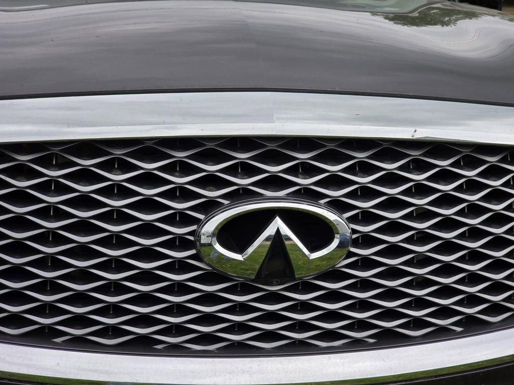 Used 2024 INFINITI QX80 Luxe image 3