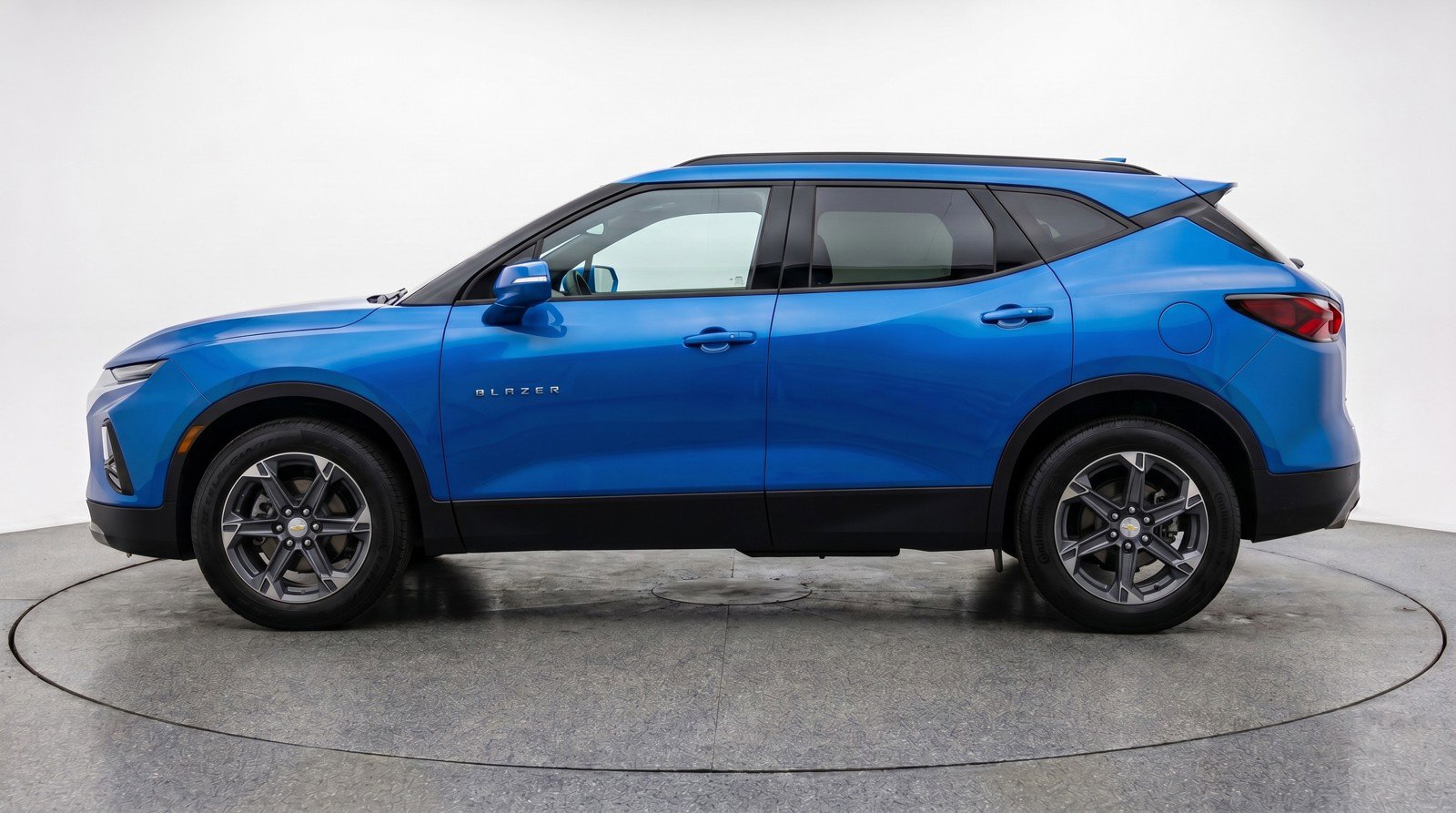 Used 2025 Chevrolet Blazer LT FWD image 5
