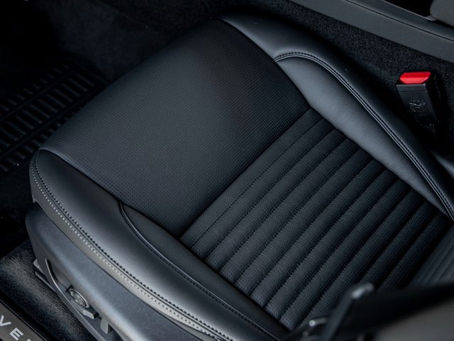 Used 2024 Land Rover Discovery Sport Dynamic SE image 15