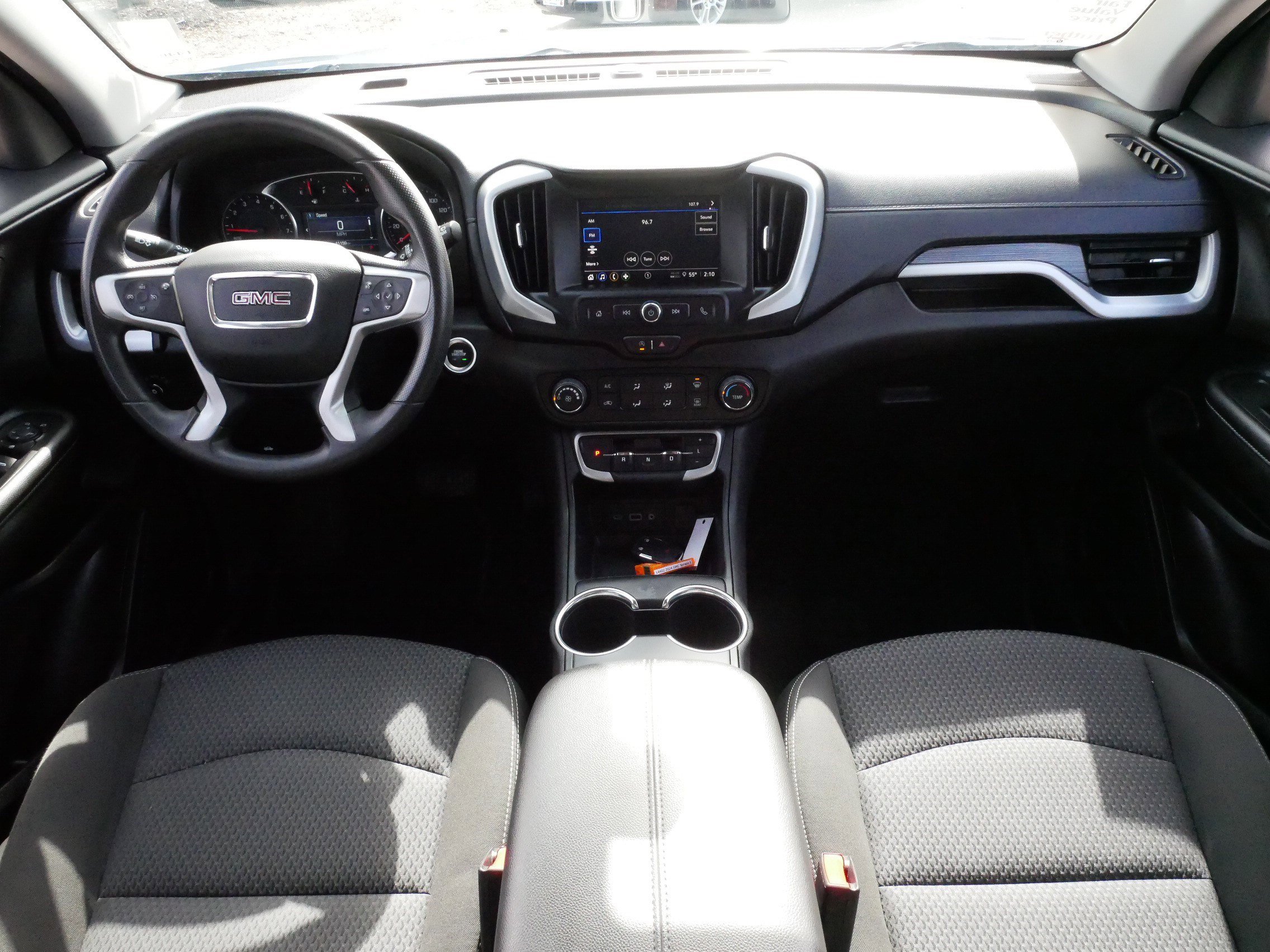 Used 2024 GMC Terrain SLE image 10