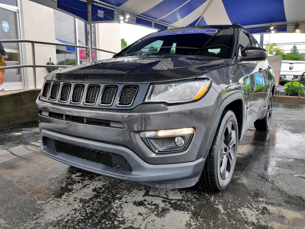 Used 2019 Jeep Compass Latitude FWD image 1