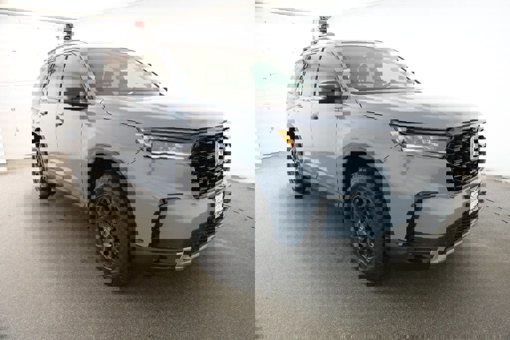 Used 2025 Honda Pilot TrailSport image 3