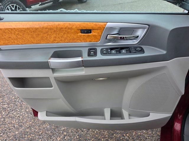 Used 2010 Chrysler Town & Country Limited w/ Trailer Tow Group image 25