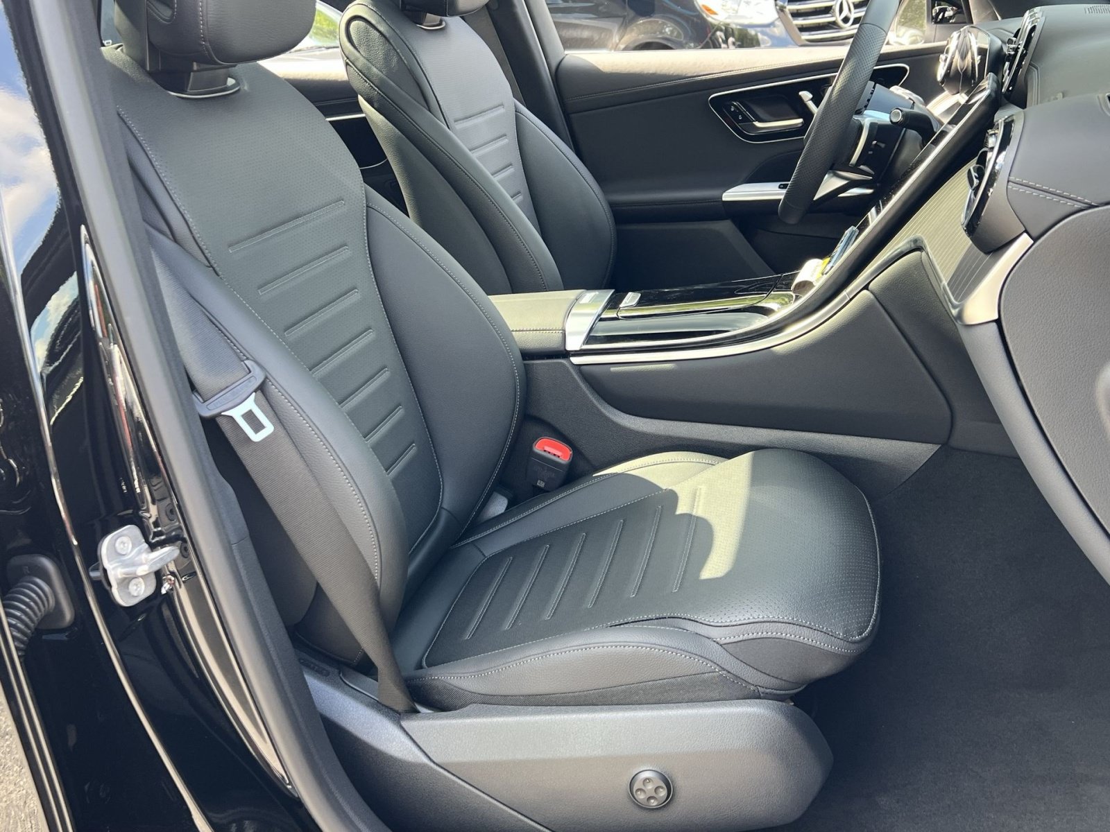 New 2026 Mercedes-Benz GLC 300 4MATIC image 33