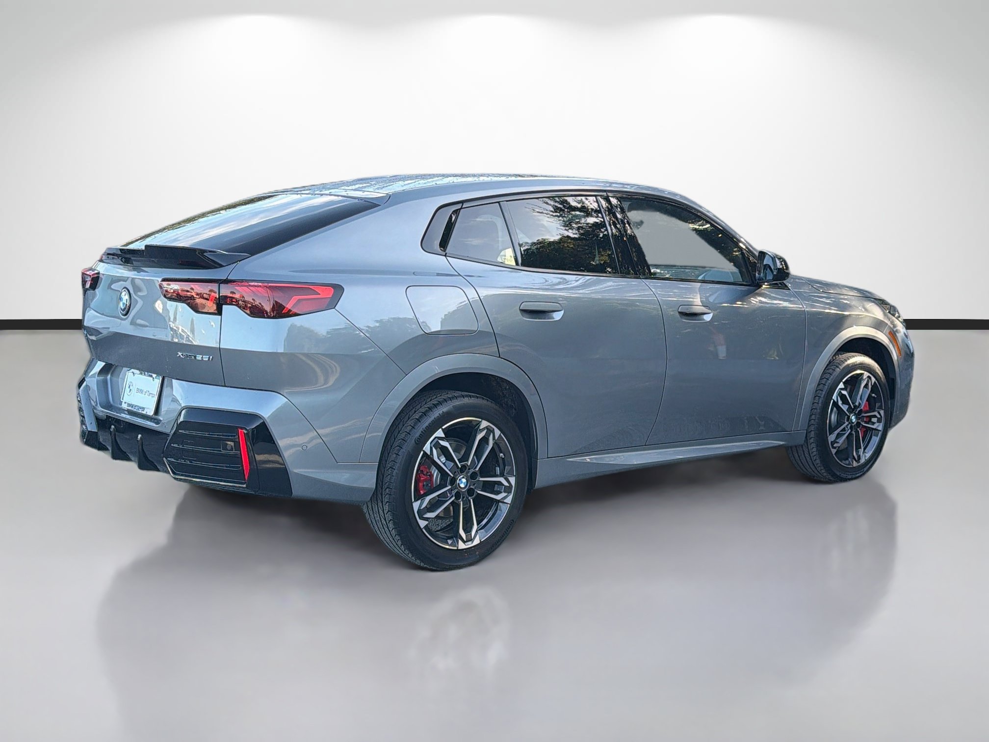 New 2026 BMW X2 xDrive28i w/ Technology Package AWD/4WD image 3