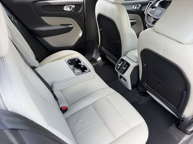 Used 2023 Volvo XC40 B5 Plus w/ Protection Package Premier AWD/4WD image 15