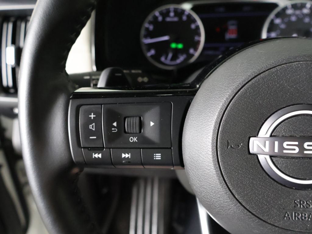 Used 2023 Nissan Pathfinder SL AWD/4WD image 39